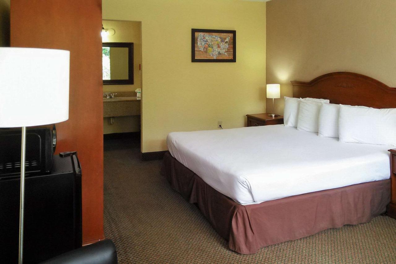 Econo Lodge Ormond Beach Bagian luar foto