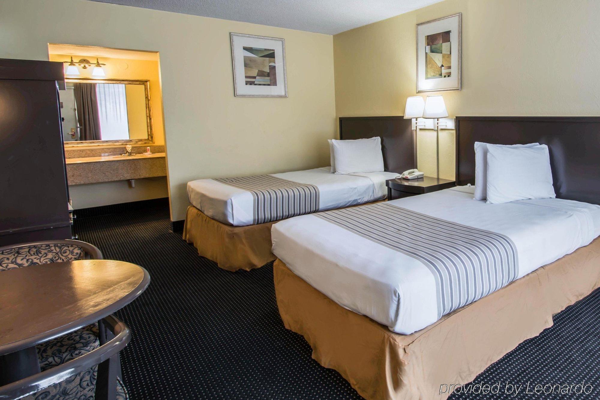Econo Lodge Ormond Beach Bagian luar foto